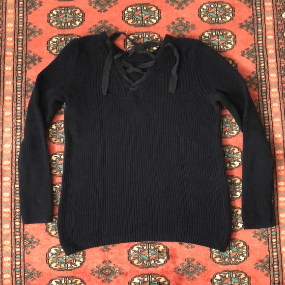 Banana Republic Lace Back Pullover Sweater - Picture 5 of 10